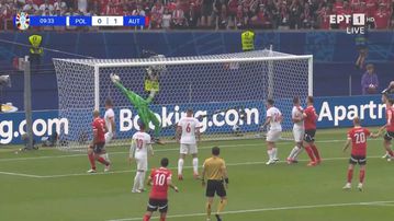 Με ωραία «καρφωτή» κεφαλιά του Τράουνερ η Αυστρία προηγείται με 1-0