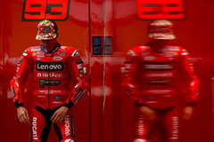 Οι οπαδοί στο Μουτζέλο αποδοκίμασαν ξανά τον Μαρκ Μάρκεθ (vid)