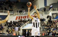 Στον Απόλλωνα Πάτρας ο Σαλούστρος