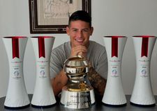 O Χάμες Ροντρίγκες ανέβασε τα τρόπαιά του από το Κόπα Αμέρικα και δέχθηκε... κράξιμο στα σχόλια