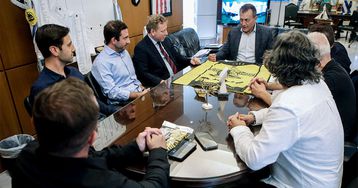 Επίσκεψη στο γραφείο του Υφυπουργού Αθλητισμού Γιάννη Βρούτση από μέλη της διοίκησης του Άρη