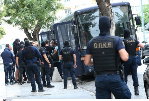 Θέμα χρόνου οι νέες συλλήψεις για τη δολοφονία του Μιχάλη - Εντάλματα για Έλληνες... σεσημασμένους χούλιγκανς