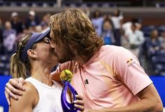 Το καυτό φιλί του Τσιτσιπά στην Μπαντόσα μετά την κατάκτηση του US Open mixed Madness