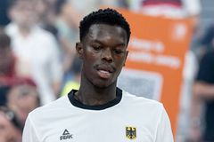 Aπίστευτη δήλωση Σρέντερ: «Η Γερμανία δεν θα με αγαπήσει ποτέ όπως τον Νοβίτσκι και ο λόγος είναι απλός...»