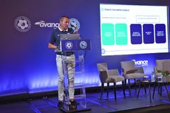 Stoiximan Super League: Με ξένους διαιτητές του χρόνου αλλά πλάνο επιστροφής Ελλήνων