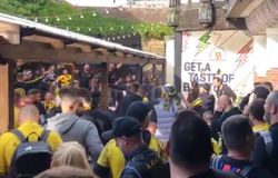 Οι οπαδοί της ΑΕΚ έκαναν το Μπράιτον «κιτρινόμαυρο» και... τρέλαναν τους Άγγλους (vid)