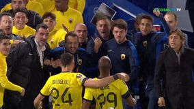 «Ζωγραφίζει» η ΑΕΚ, 0-1 με ασύλληπτη κεφαλιά του Σιντιμπέ