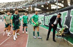 Οι ποδοσφαιριστές του Παναθηναϊκού απέδωσαν φόρο τιμής στον αποθανόντα οπαδό της ομάδας, Σωτήρη Τζήμα