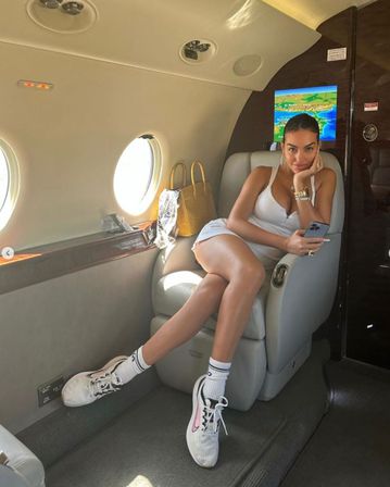 H Χεορχίνα Ροντρίγκες αποκαλύπτει το εσωτερικό του τζετ του Κριστιάνο Ρονάλντο (pics)