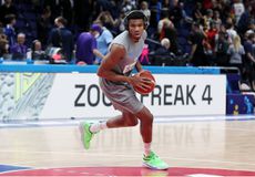 Ο Γιάννης Αντετοκούνμπο άνοιξε ταβέρνα στο Μιλγουόκι - Πόσο χρεώνει τη χωριάτικη σαλάτα