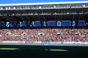 Συγκλονιστική στιγμή με οπαδούς της ΑΕΛ Novibet και της ΑΕΚ να φωνάζουν το ίδιο σύνθημα