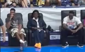 Τα αδέρφια Αντετοκούνμπο έδωσαν το «παρών» μαζί με τη μητέρα τους στο Άρης - Μύκονος για χάρη του Άλεξ! (vid)