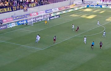 Τράνταξε το οριζόντιο δοκάρι ο Πασάς