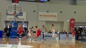 Φανταστικές ασίστ του Λαρεντζάκη σε Μιλουτίνοφ και Παπανικολάου