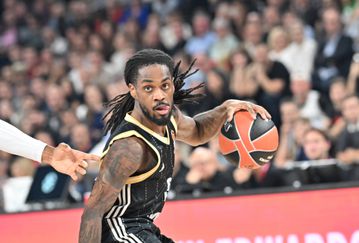 Διάστρεμμα ο Πάρις Λι - Δεν προλαβαίνει την Μπαρτσελόνα