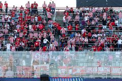 Η «ερυθρόλευκη» εξέδρα στο Μονζουίκ (gallery & vid)