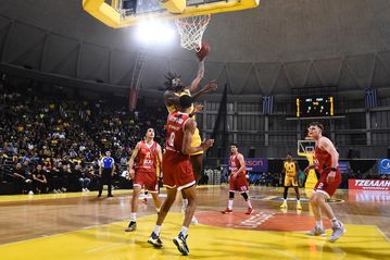 Ο Άρης λύγισε στο τέλος από την Μανρέσα