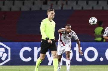 Ο Ροσέτι μπήκε στα αποδυτήρια και «έκραξε» τον διαιτητή του Μπαρτσελόνα - Ολυμπιακός