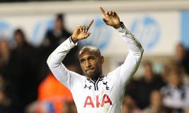 Η Τότεναμ αντιμετωπίζει σοβαρές κατηγορίες για παραβίαση των κανόνων μεταγραφής του Ντεφόε στην Πόρτσμουθ