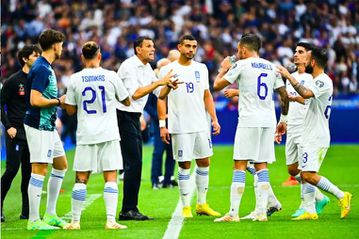 Τι γράφουν τα γαλλικά Μέσα για την Ελλάδα: «Βία οπαδών, διαφθορά, ύποπτα στοιχήματα»