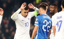 Χαμός στη Γαλλία: Θεωρούν ότι η μπάλα πέρασε τη γραμμή στο διπλό δοκάρι του 90’ – Η φωτό που έχει προκαλέσει σάλο!