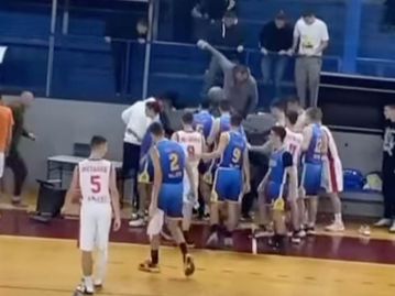 Γονείς και προπονητές έπαιξαν ξύλο σε αγώνα U-16 της Σερβίας