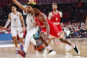 Τι έκανε πέρσι κόντρα στην Παρί στο ΣΕΦ ο Ολυμπιακός - To απίθανο comeback από το -20 σε 4' δεν είχε happy end (vid)