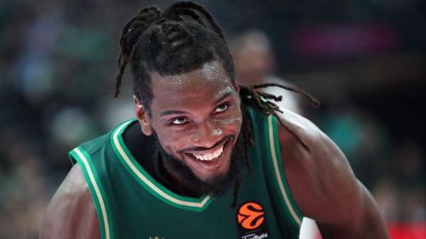 Η Euroleague αποθεώνει τον Κένεθ Φαρίντ