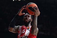 Ουόκαπ πασάρει και Χολ «απογειώνεται» για ένα εντυπωσιακό κάρφωμα στο Ολυμπιακός - Παρί (vid)