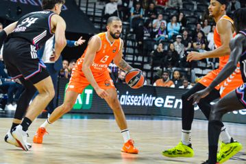 ΒΑΛΕΝΘΙΑ - ΕΡΥΘΡΟΣ ΑΣΤΕΡΑΣ