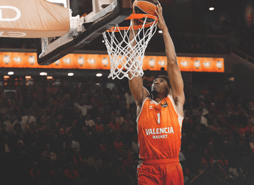 Νίκη-θρίλερ για τη Βαλένθια απέναντι στον Ερυθρό Αστέρα