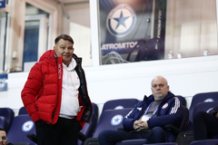 Ο Αλέξης Κούγιας με κόκκινο μπουφάν στο Περιστέρι - Μαζί με τον Μιχάλη Κουντούρη (pics)