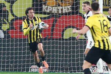 Ο Λιούμπιτσιτς με κεφαλιά ισοφάρισε για την ΑΕΚ