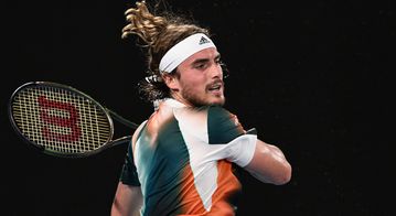 Η μάχη του Στέφανου Τσιτσιπά κόντρα στον Γιανίκ Σίνερ για τη φάση των «16» (5ο σετ)