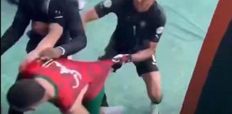 Ξέφυγε η κατάσταση μετά το Μαρόκο - Κονγκό: Ο Εν-Νεσίρι κυνηγούσε στα αποδυτήρια αντίπαλο για να τον χτυπήσει (vid)