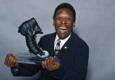 Απίστευτο: Η γυναίκα που υποστηρίζει ότι είναι κόρη του Πελέ κατέθεσε αίτημα για να τον βγάλει από τον τάφο!