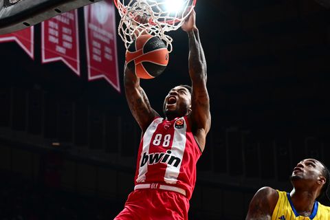 Εντυπωσιακό ντεμπούτο Τζόουνς με τον Ολυμπιακό, στην κορυφή του Top-10 της EuroLeague (vid)