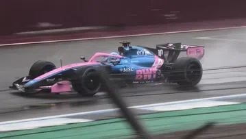 Πρώτοι γύροι για την A526 στο Σίλβερστον (vid)