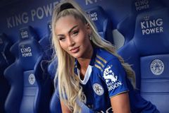 Aλίσα Λέμαν: Η πιο όμορφη ποδοσφαιρίστρια στον κόσμο υπέγραψε στη Λέστερ