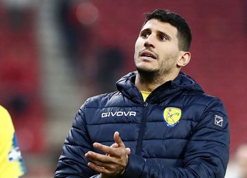 Συνελήφθη 48χρονη η οποία απέσπασε αντικείμενα μεγάλης αξίας από τον Νίκο Καρέλη