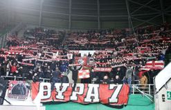 Οι φίλοι του Ολυμπιακού στην «Groupama Arena» (vid)