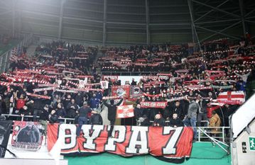 Οι φίλοι του Ολυμπιακού στην «Groupama Arena» (vid)