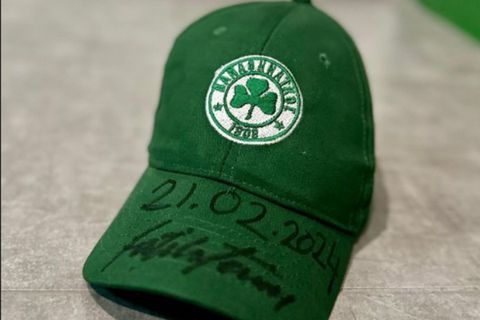 Tο υπογεγραμμένο καπέλο του Τερίμ με την ημερομηνία πρόκρισης (pic)