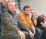 O Βεζένκοφ έδωσε το παρών σε μπάσκετ γυναικών στην Βουλγαρία - Το ιδιαίτερο δώρο στον δήμαρχο (pic)