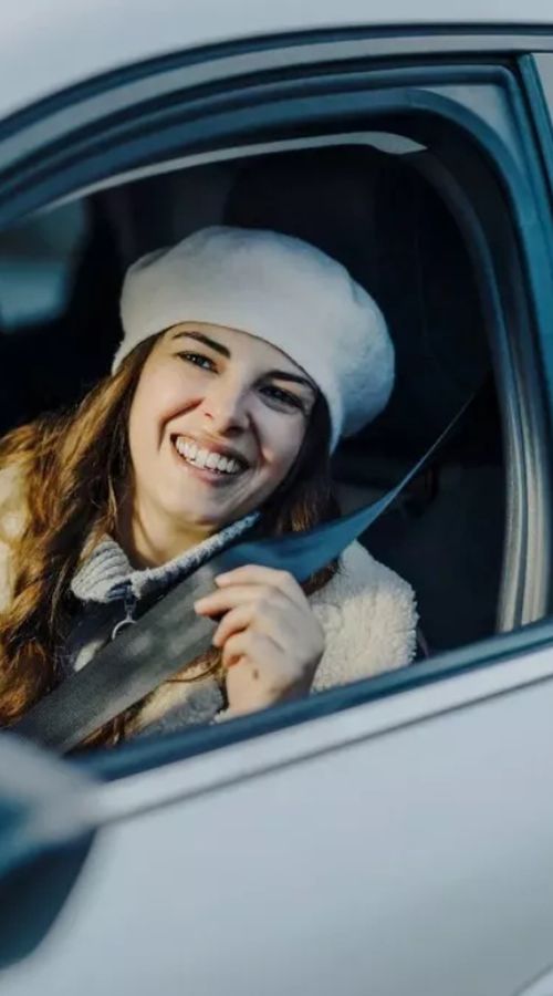 Γιατί είναι επικίνδυνο να φοράς χειμερινό μπουφάν κατά την οδήγηση