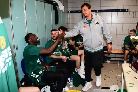 Ο Σλούκας αφιέρωσε την κατάκτηση του Κυπέλλου στον Εργκίν Αταμάν-H ομιλία του κόουτς του Παναθηναϊκού ΑΚΤΟR! (vid)