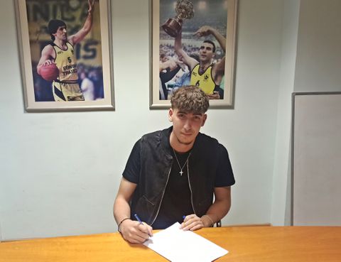 Ο Παναγιώτης Λέφας του Άρη Bettson πάει στην ομάδα του Πιτίνο στο NCAA!