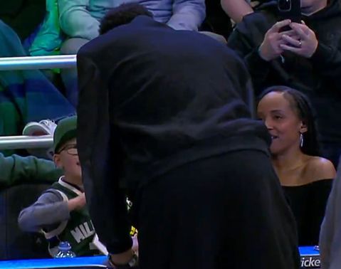 Η συγκινητική στιγμή με τον Γιάννη Αντετοκούνμπο και έναν 6χρονο θαυμαστή του (vid)