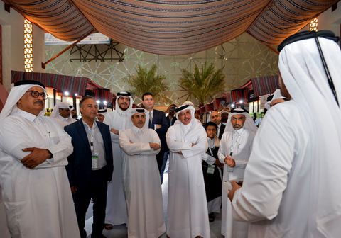 Ο Σεΐχης του Κατάρ καταθέτει πρόταση ρεκόρ για την εξαγορά των μετοχών της Μάντσεστερ Γιουνάιτεντ