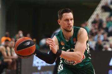 Παναθηναϊκός: Εκτός ο Μαντζούκας, βλέπει 12άδα ο Πονίτκα, όχι όμως και ο Ουόλτερς